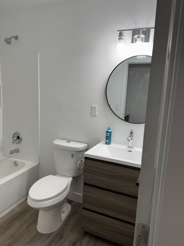 1487 Claremont Pl #NA - Photo 4 of 11