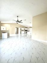 652 Sw Sarazen Ave #NA - Photo 1 of 1