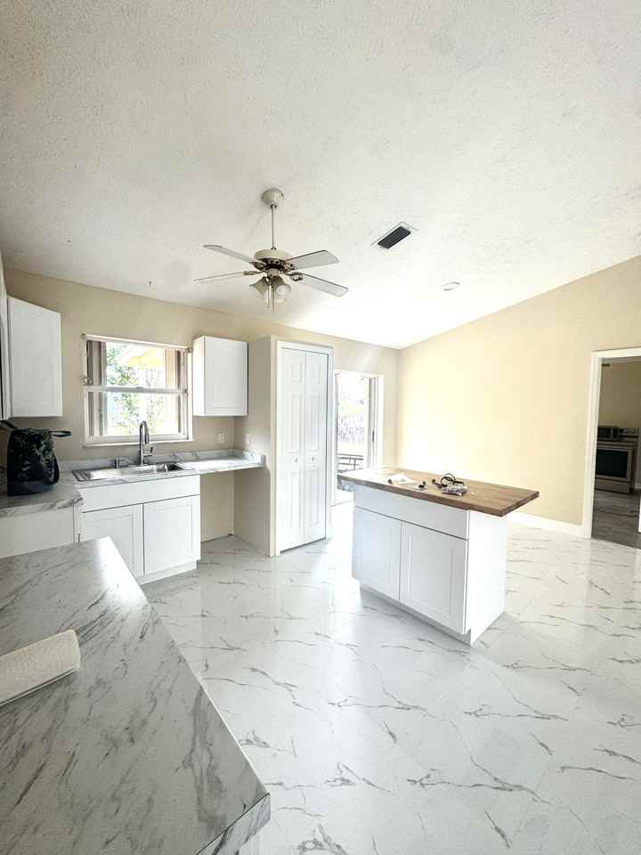 652 Sw Sarazen Ave #NA - Photo 6 of 9