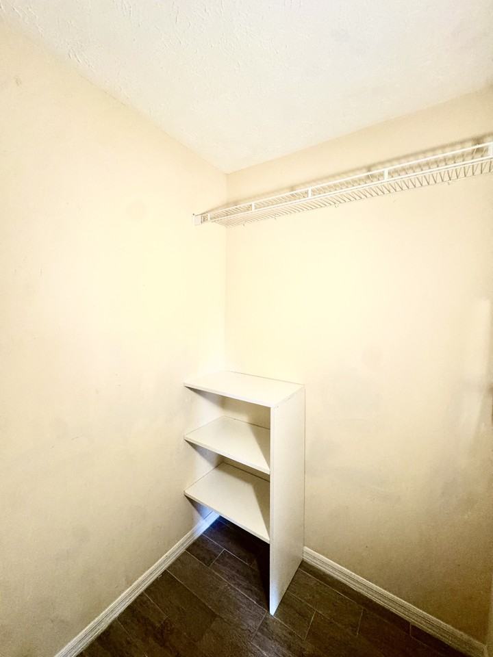 652 Sw Sarazen Ave #NA - Photo 7 of 9