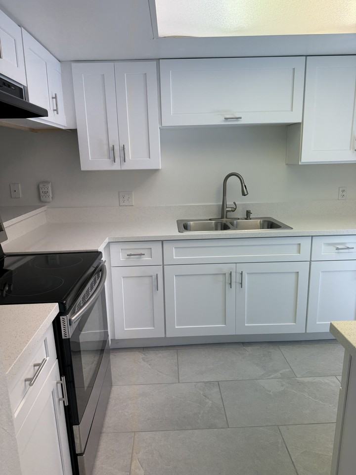 201 N 18th St #A - Photo 5 of 16