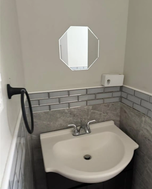 164 Autumn St #2 - Photo 4 of 12