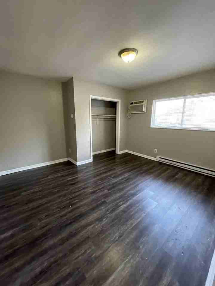 3344 Stathem AvenueUnit 5 #3344-5 - Photo 4 of 5