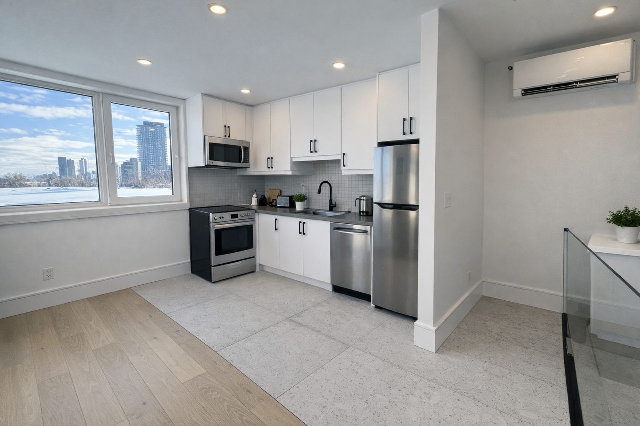 1345 Davenport Road - Photo 3 of 7