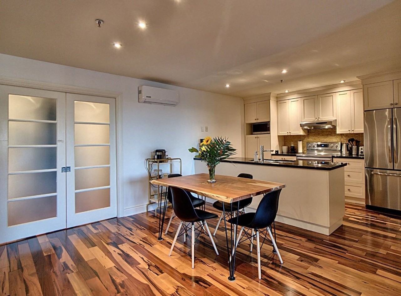 5255 Av Du Parc - Photo 3 of 14