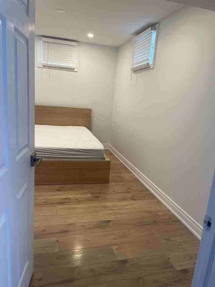 1263 Mohawk Rd W - Photo 3 of 13