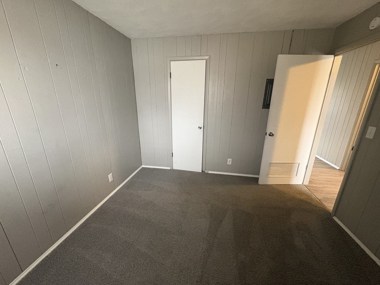 928 South Stewart Street #11 - Photo 5 of 10