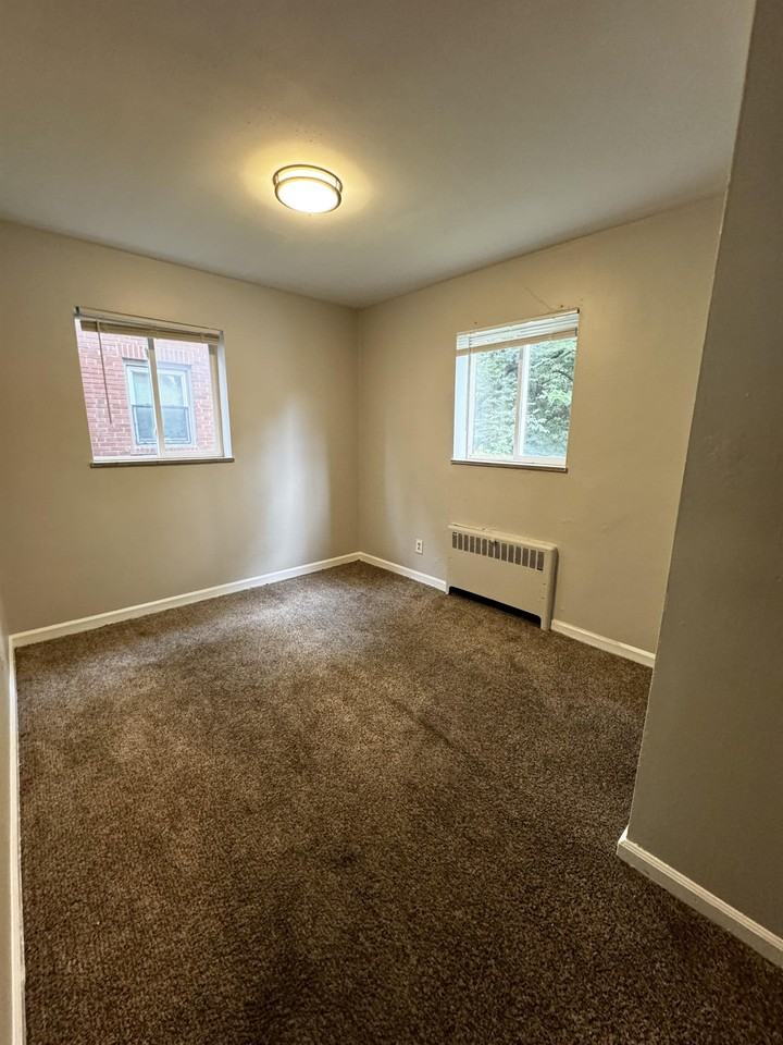 701 Greenwood Avenue-2 #701-2 - Photo 4 of 8