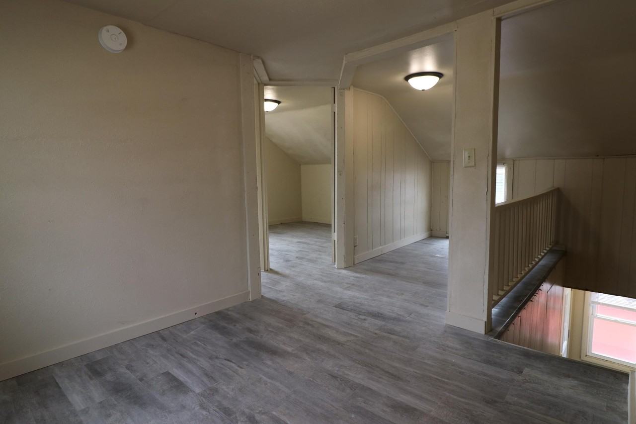 423 Draper Street - 423 1/2 #423-1-2 - Photo 3 of 19