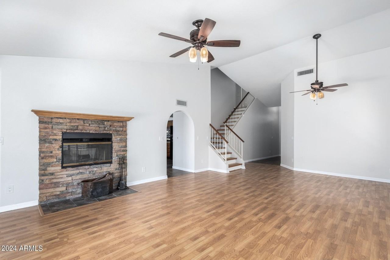 11305 E Sunnyside Dr - Photo 7 of 32