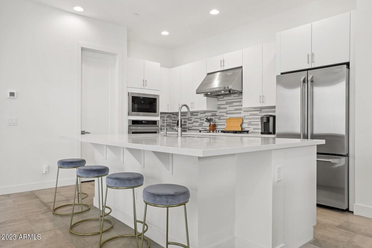 6888 E Lyra Dr - Photo 3 of 39