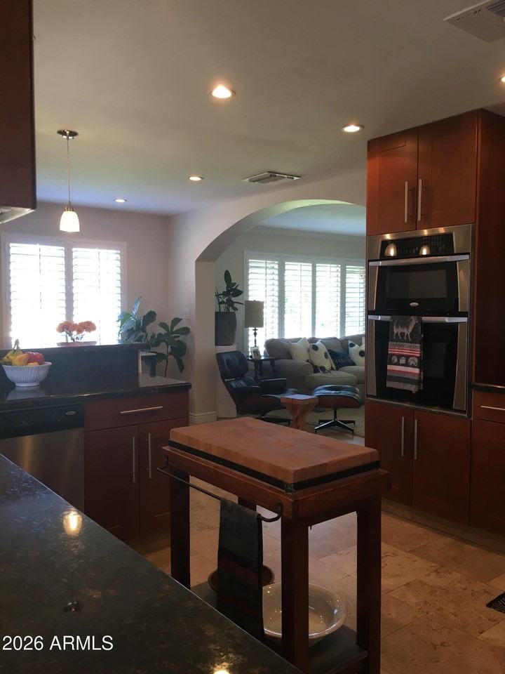 3609 E Piccadilly Rd - Photo 3 of 21