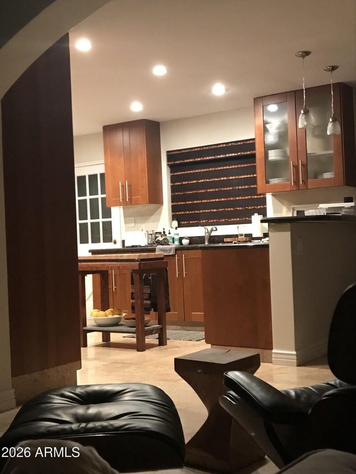 3609 E Piccadilly Rd - Photo 4 of 21