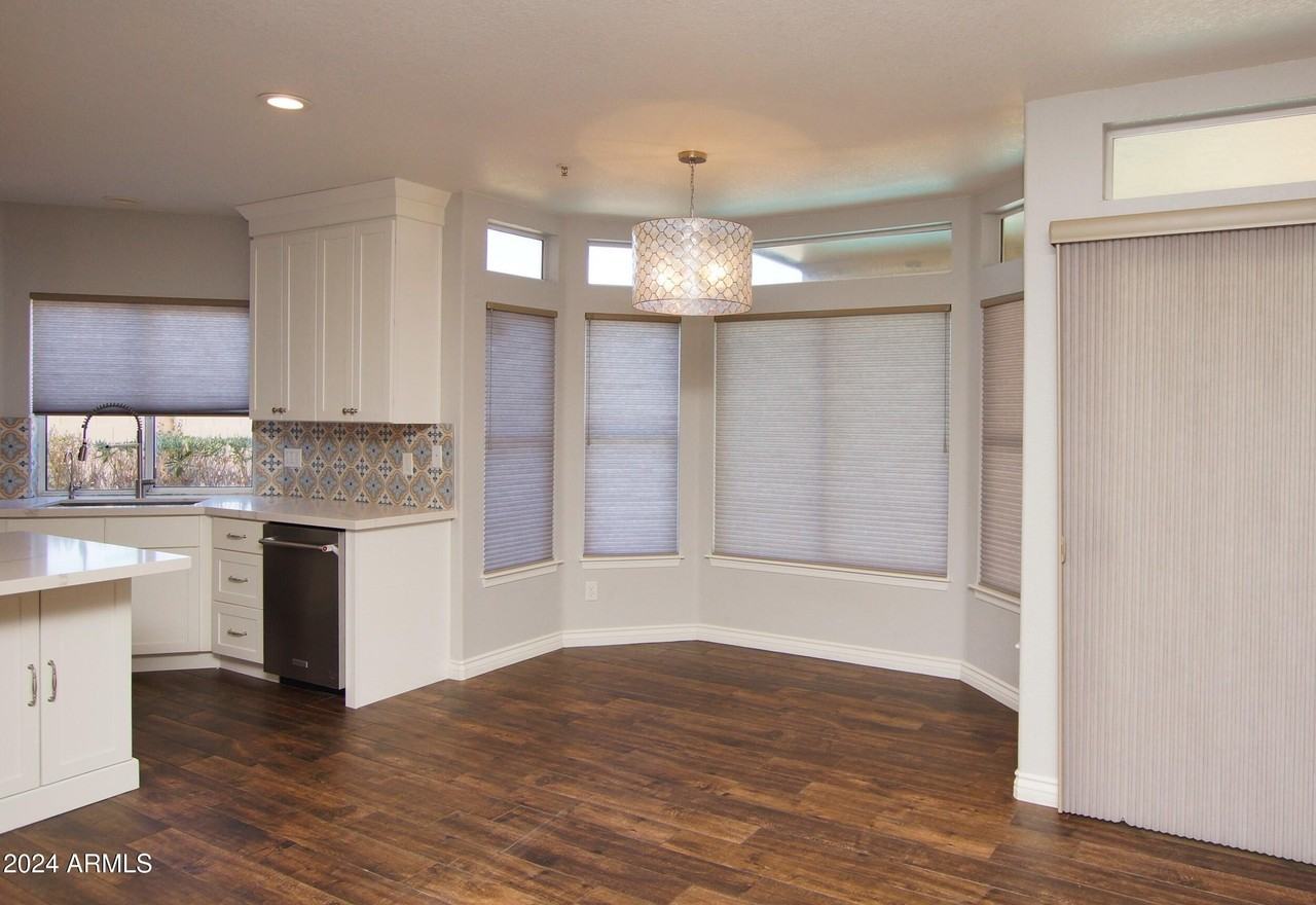 19220 N 93rd Way - Photo 4 of 31