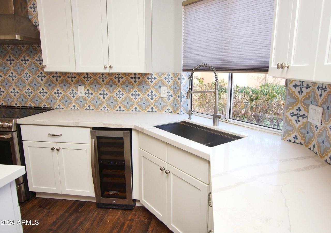 19220 N 93rd Way - Photo 6 of 31