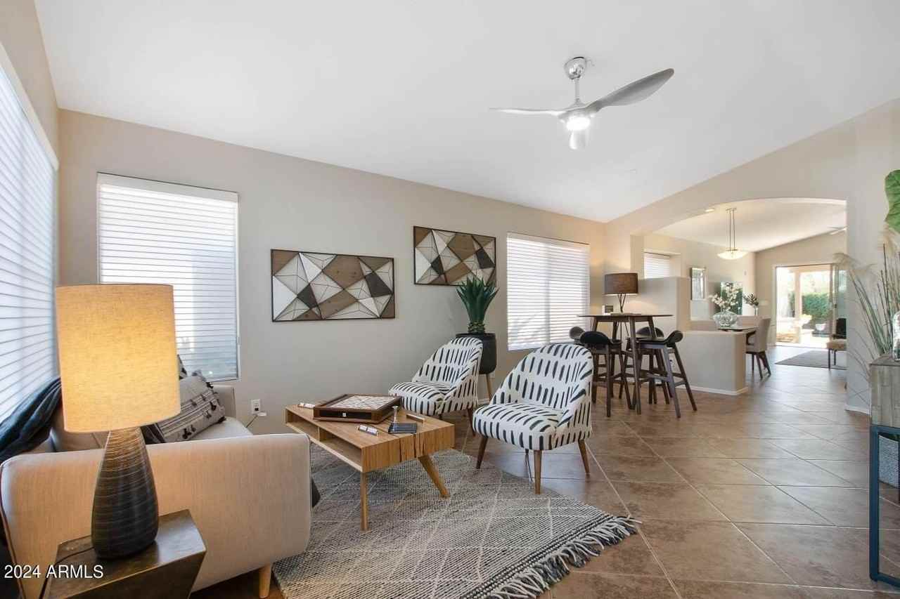 6494 S Foothills Dr - Photo 4 of 41