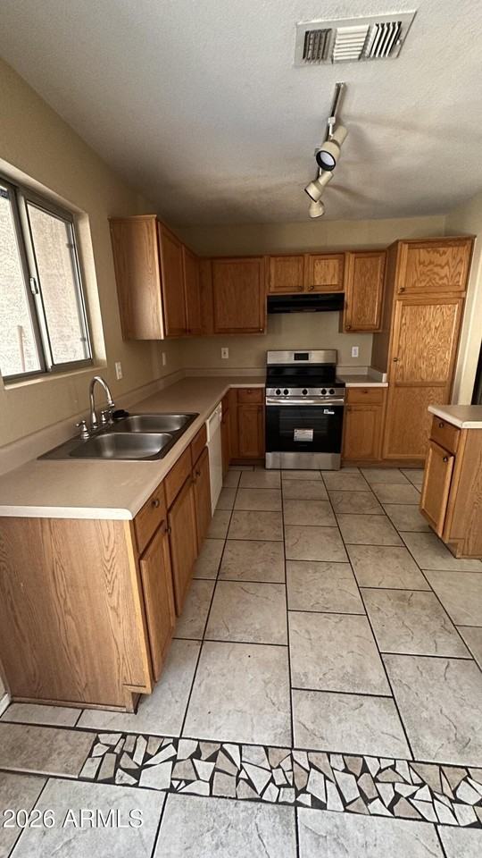 8568 W Caron Dr - Photo 7 of 19