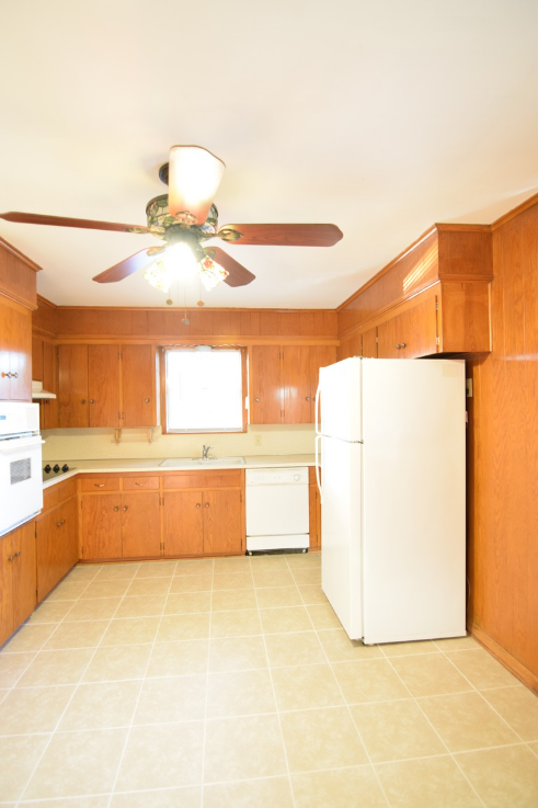 2006 S 49th St #NA - Photo 2 of 19