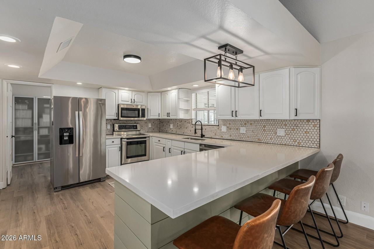 641 N Dawn Cir - Photo 3 of 28