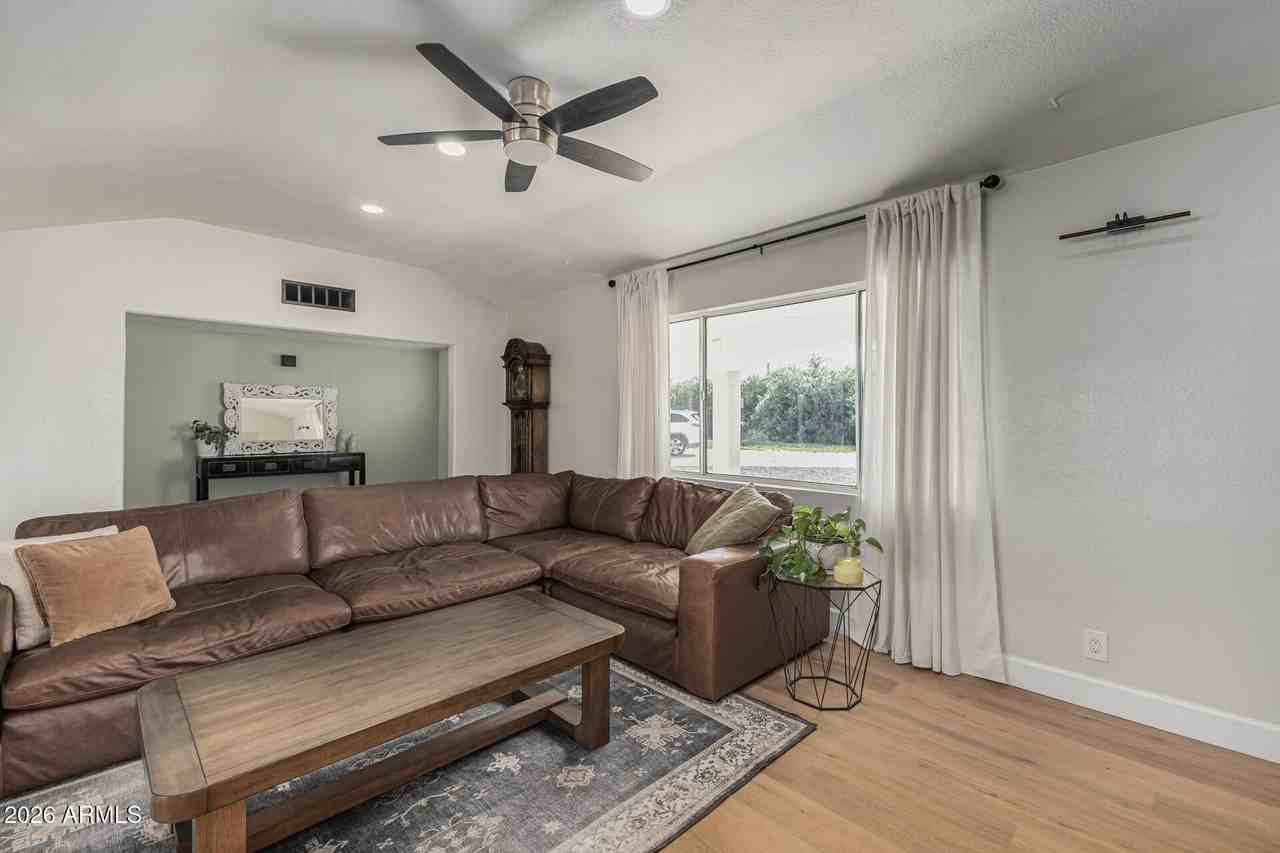 641 N Dawn Cir - Photo 6 of 28