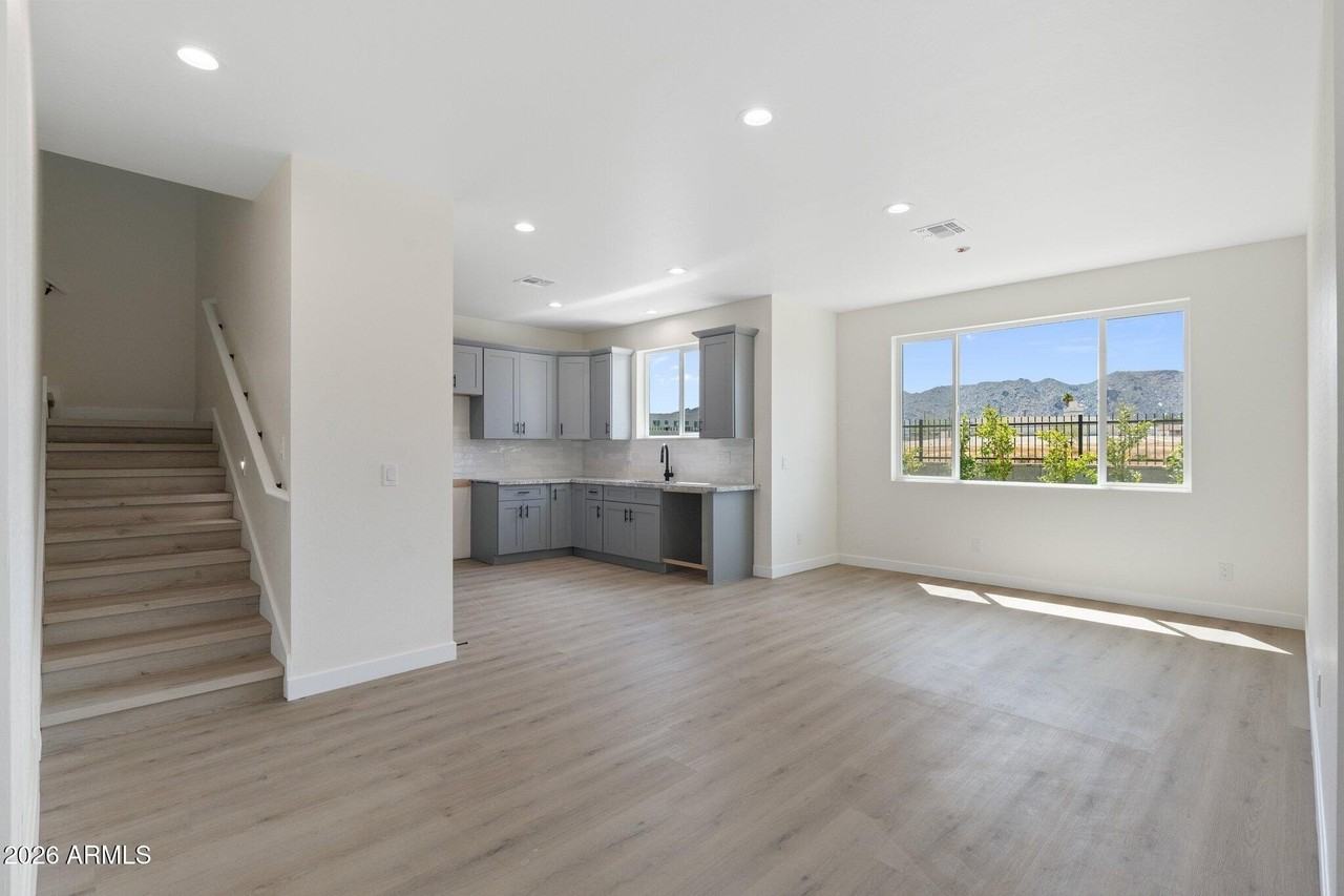 125 W Latona Rd - Photo 7 of 35