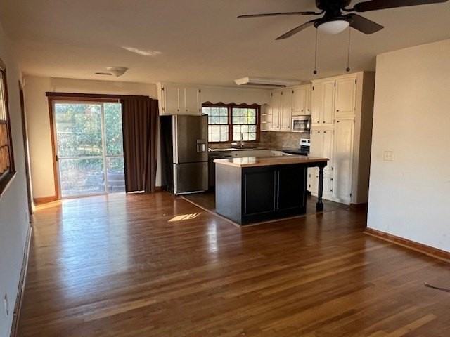 4647 Fairview Dr - Photo 4 of 11