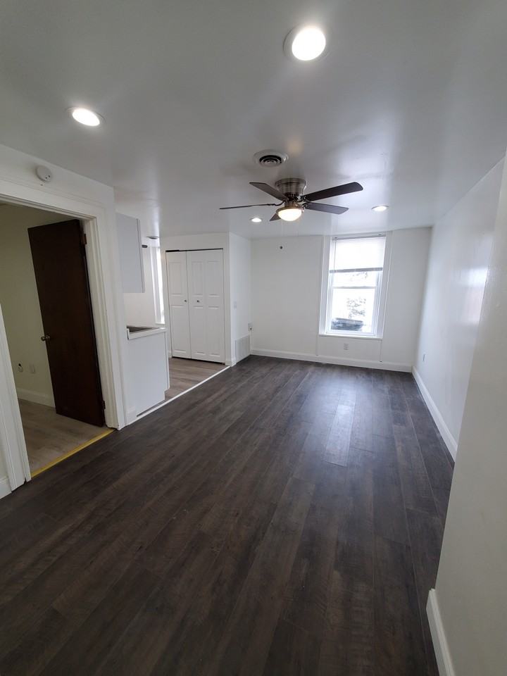 1600 Falck Ave #12 - Photo 3 of 11