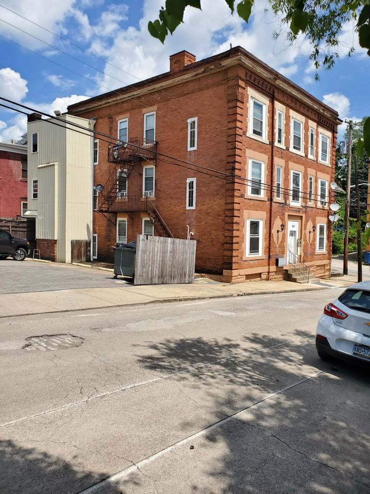 1600 Falck Ave #12 - Photo 6 of 11