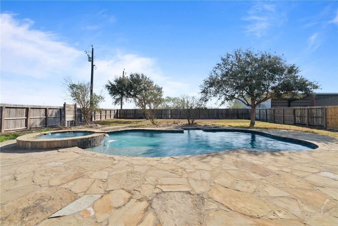 3370 Fm 2292 - Photo 4 of 35