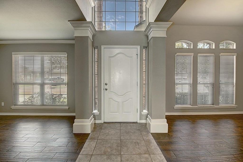 7517 Vaquero Dr - Photo 3 of 40