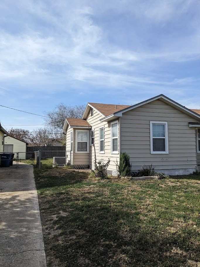 4213 Cambridge Dr - Photo 2 of 27