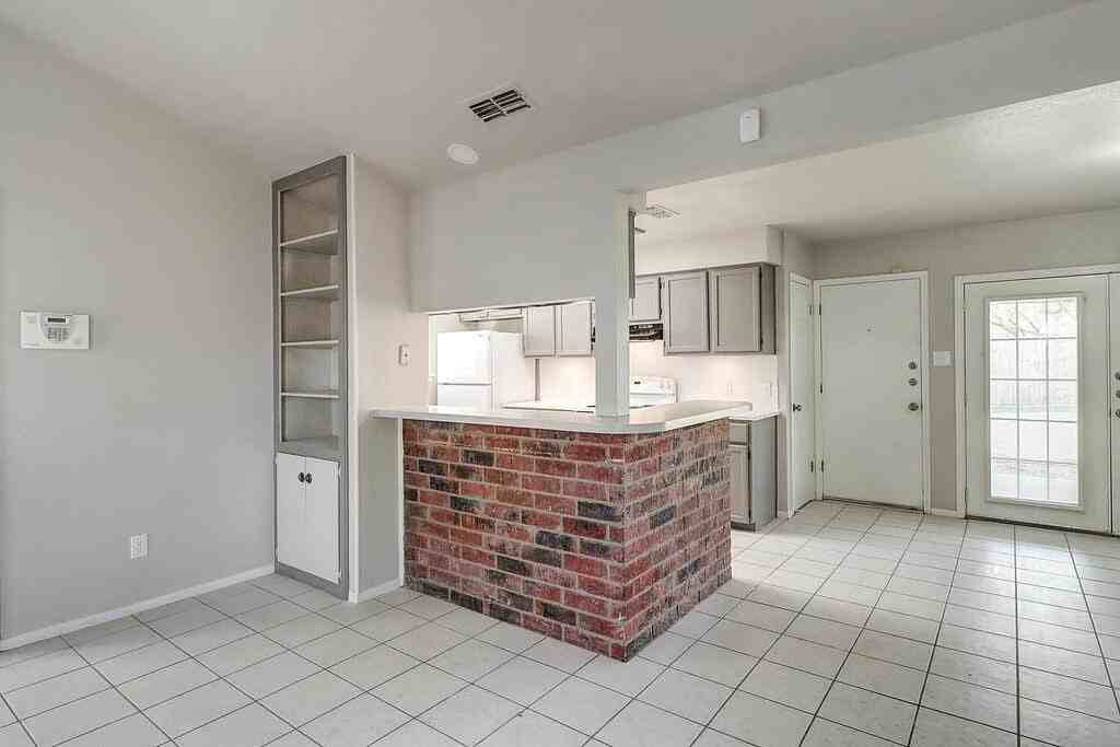 929 Saint Timothy St - Photo 7 of 35