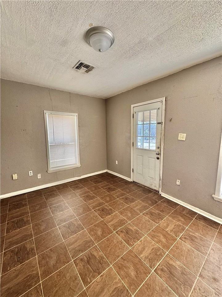 510 E Richard Ave - Photo 4 of 10