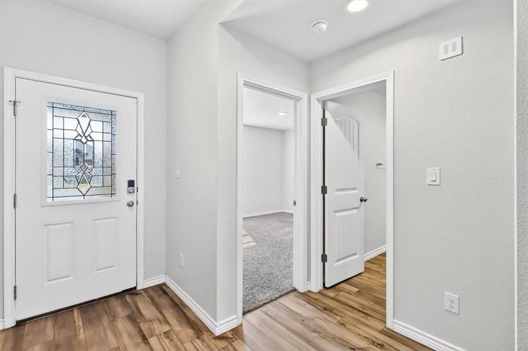 7230 Tristan Dr - Photo 3 of 37