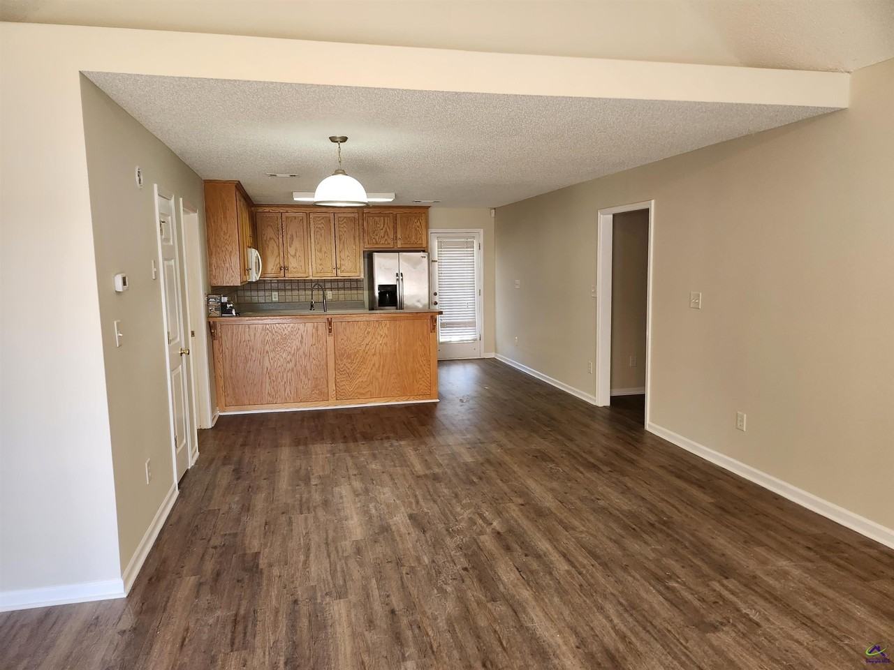 105 Monticello Dr - Photo 3 of 14