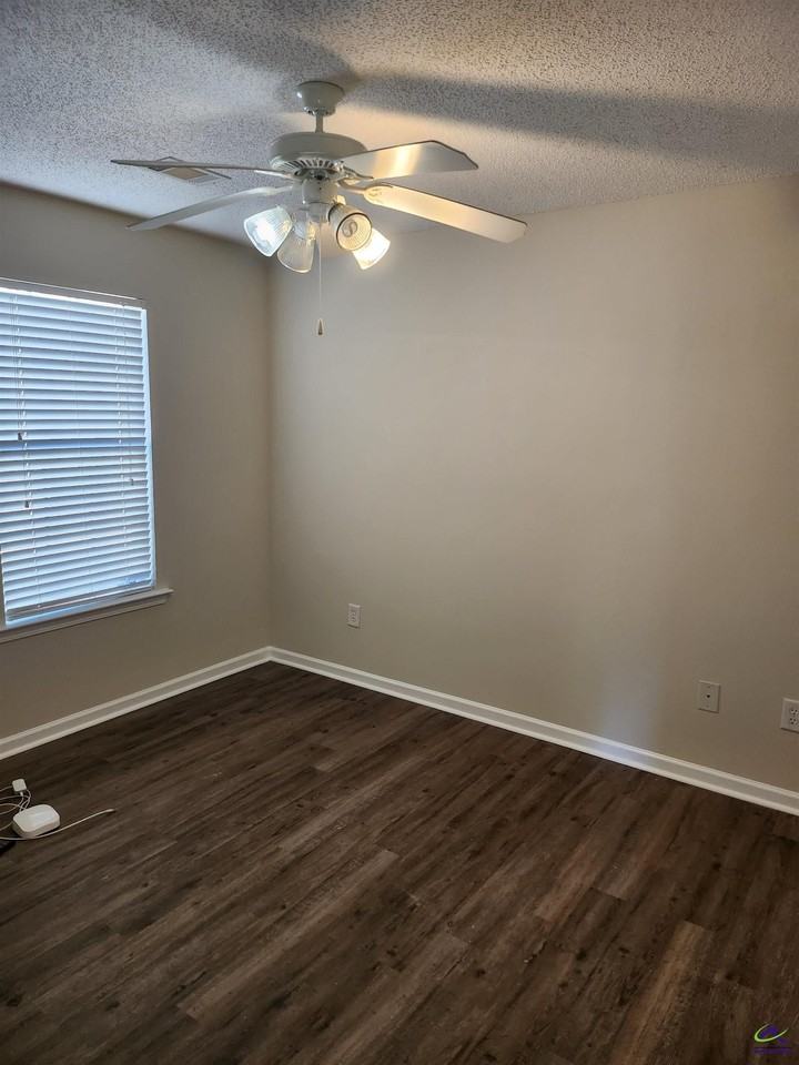 105 Monticello Dr - Photo 7 of 14