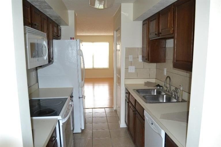 10555 Montgomery Rd Apt 72 - Photo 7 of 18