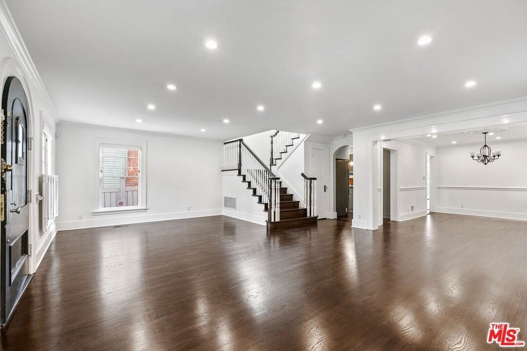 4920 Marathon St - Photo 5 of 30