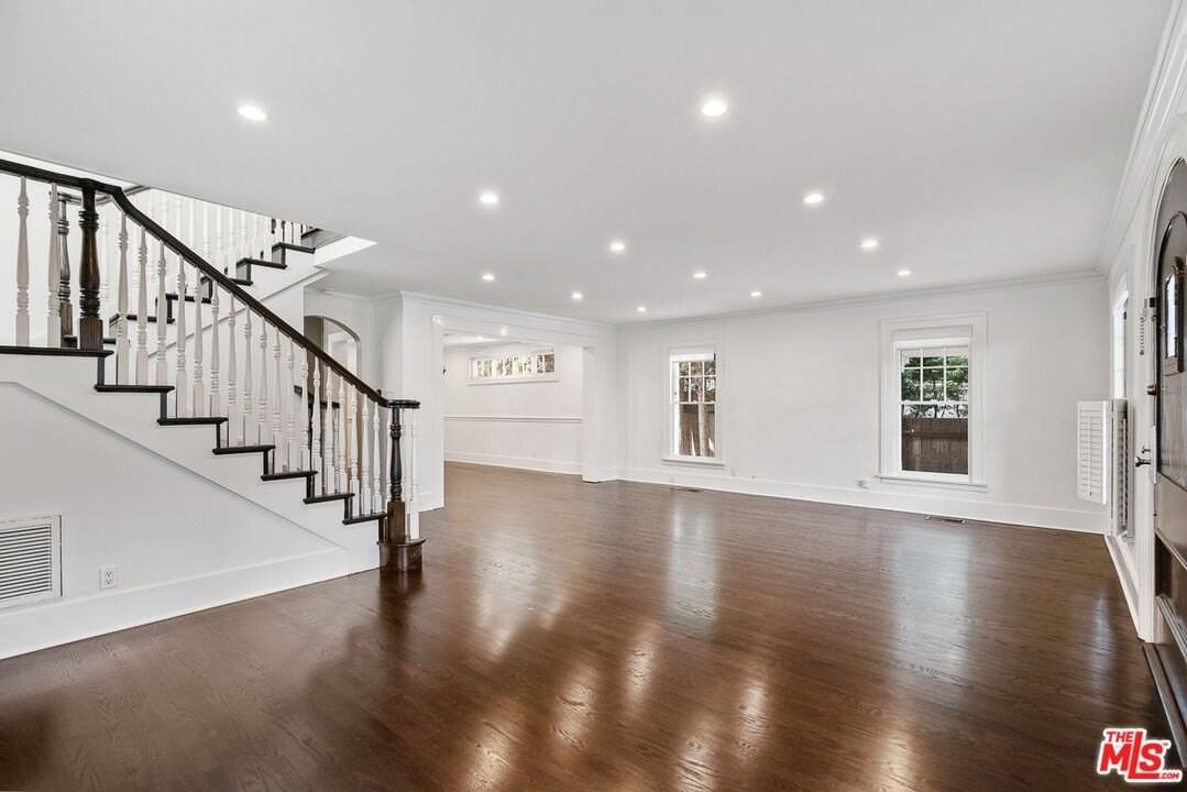 4920 Marathon St - Photo 6 of 30