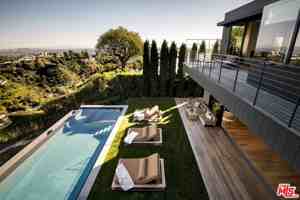 featured image of 1030 Somera Rd