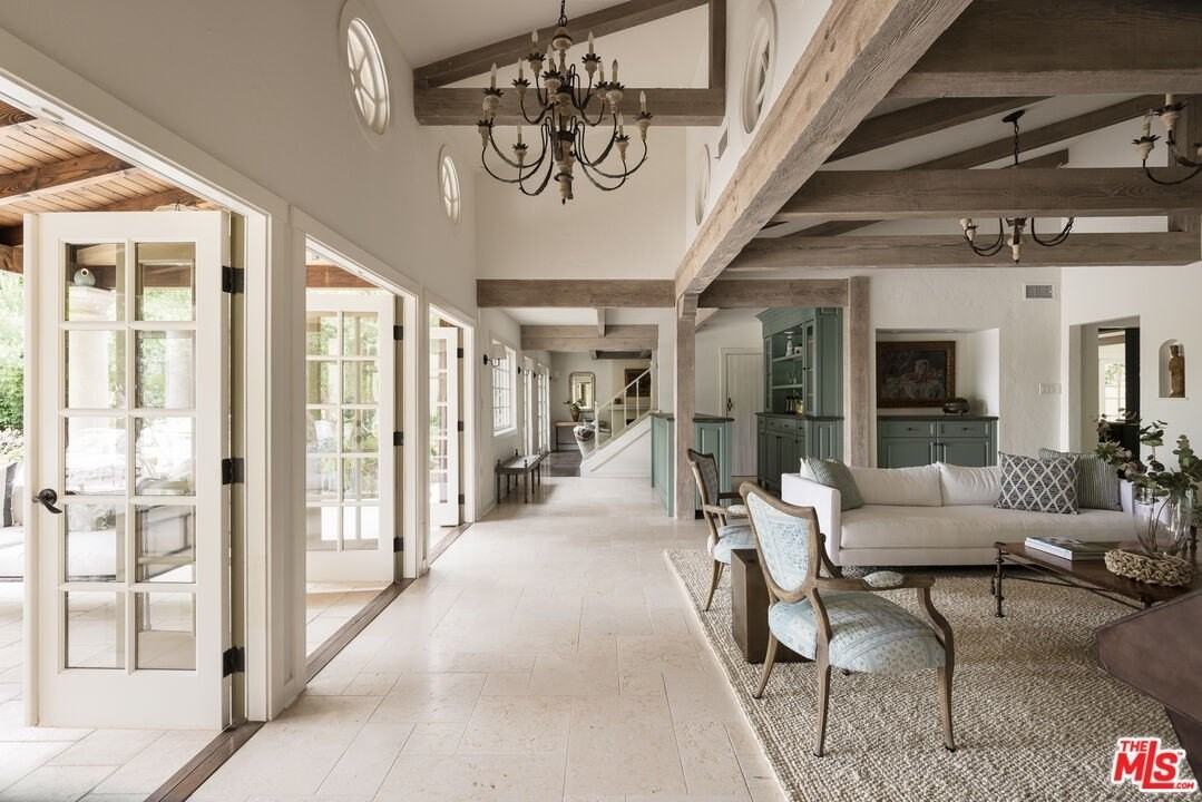 3425 Ione Dr - Photo 7 of 48