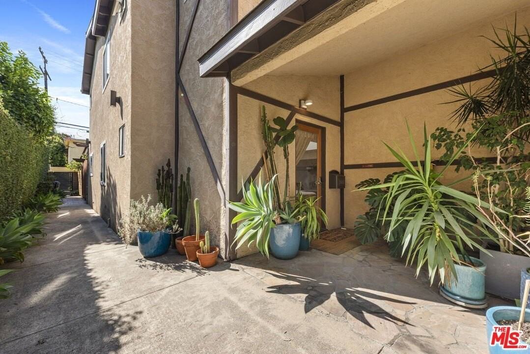 1508 Harvard St Unit B - Photo 3 of 49