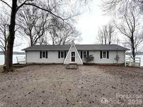 3628 Brooks Ln - Photo 1 of 1