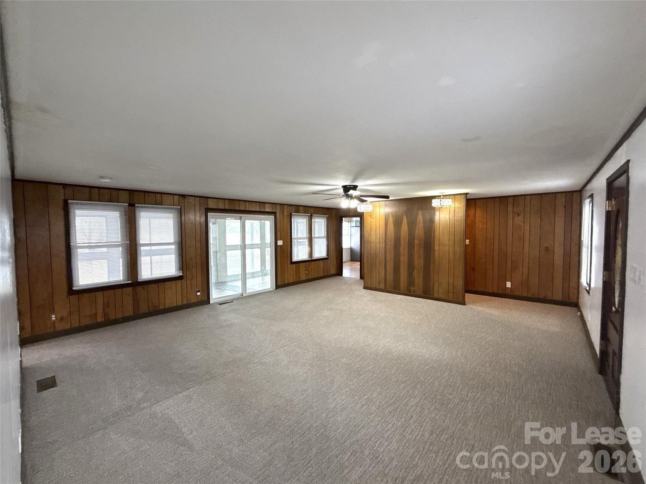 3628 Brooks Ln - Photo 2 of 25