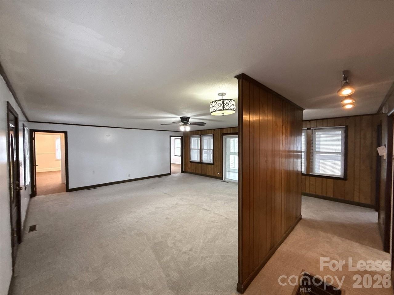 3628 Brooks Ln - Photo 3 of 25