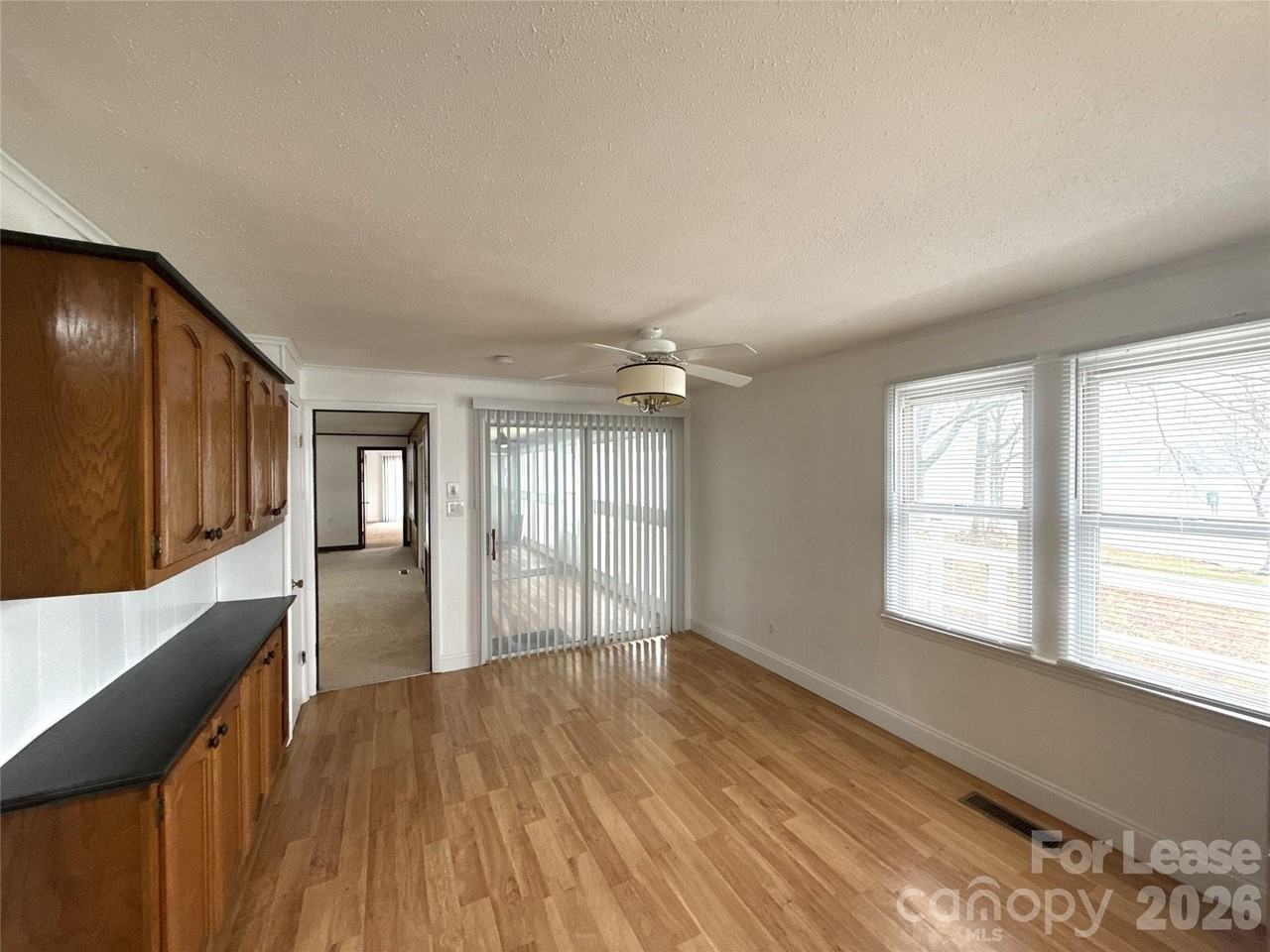 3628 Brooks Ln - Photo 6 of 25