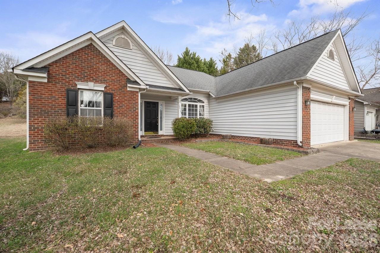 12013 Evergreen Hollow Dr - Photo 2 of 34