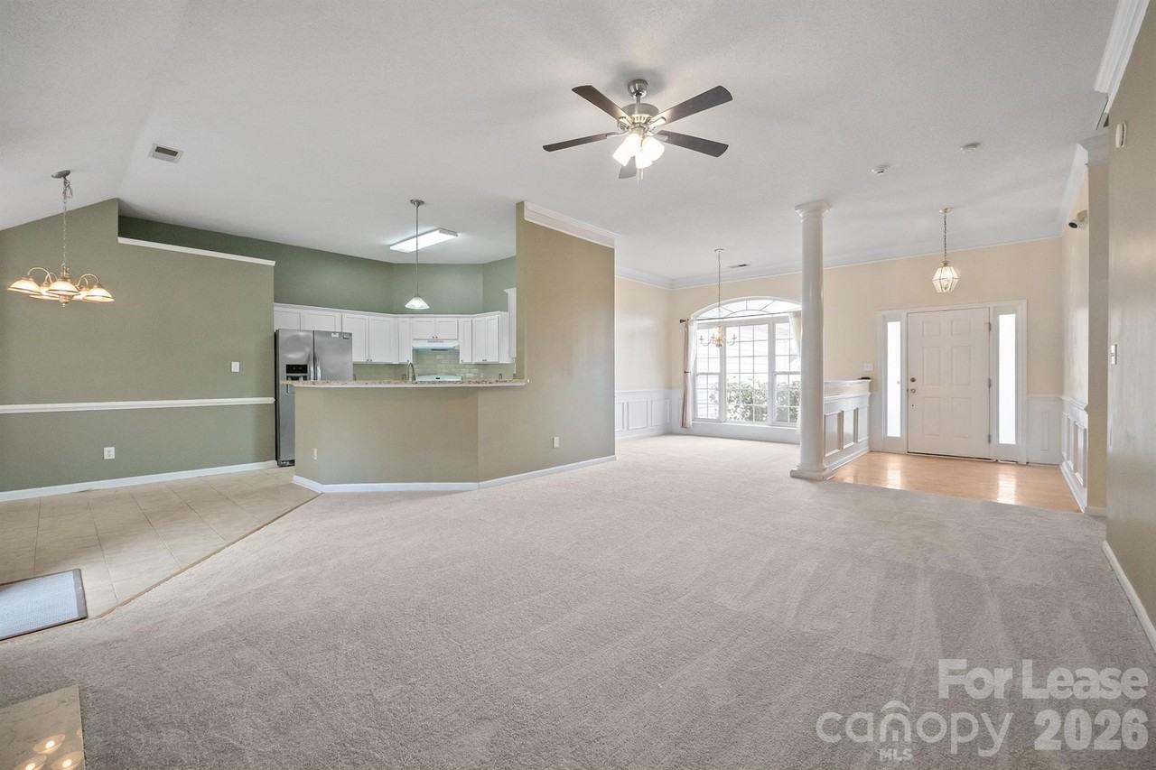 12013 Evergreen Hollow Dr - Photo 6 of 34