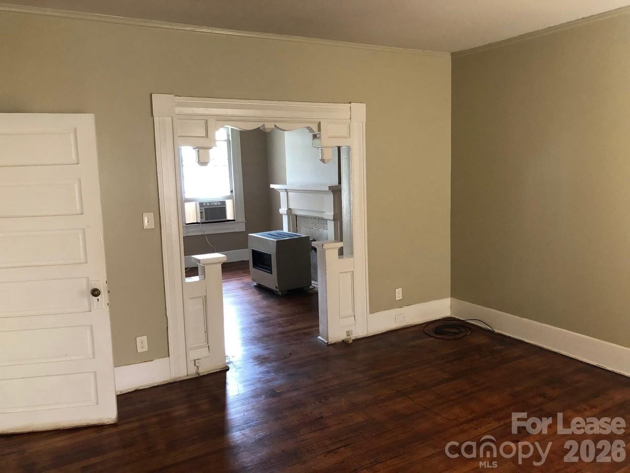 656 E Sharpe St - Photo 4 of 7