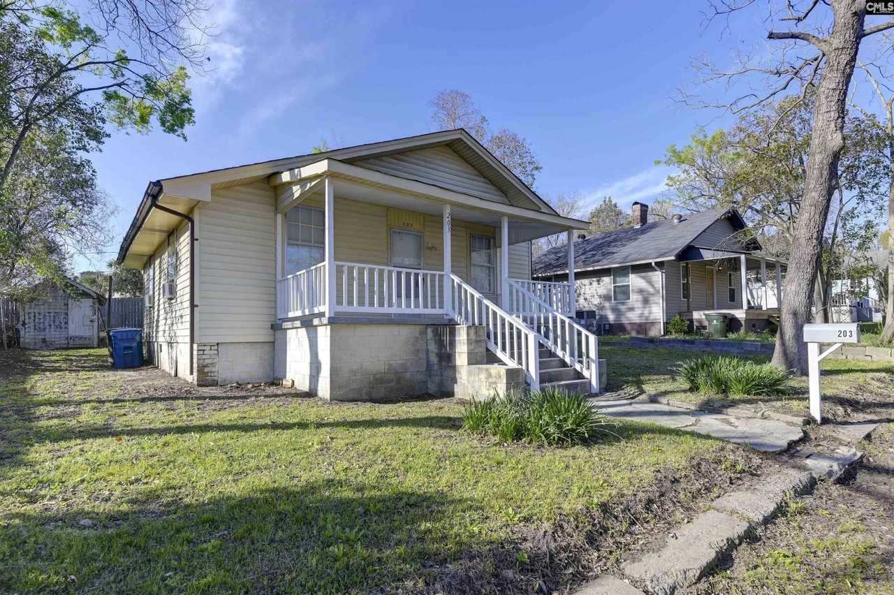 203 Augusta St - Photo 2 of 33